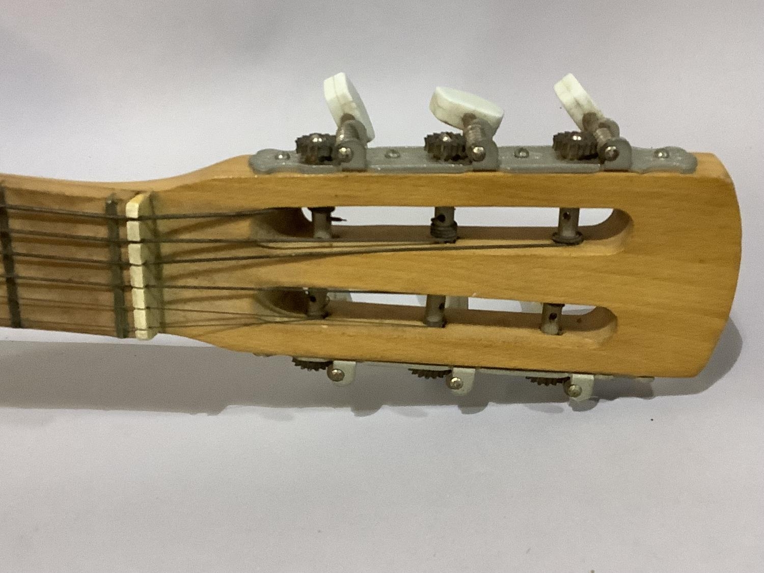 A small size guitar made in Poland, 83.5cm long - Bild 3 aus 3