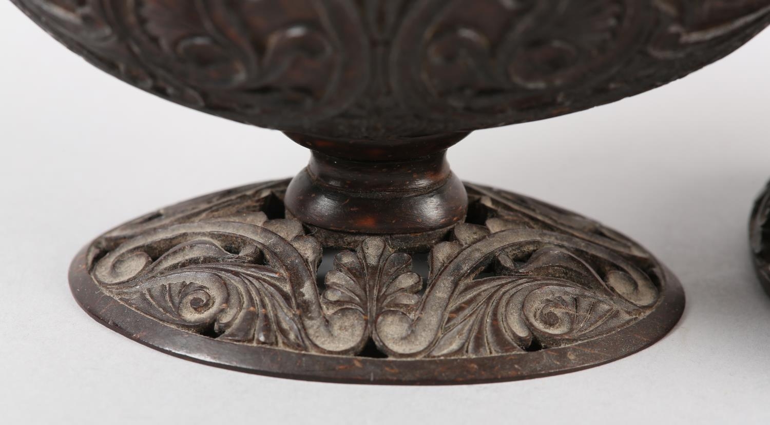 AN 18TH CENTURY CARVED COCONUT SHELL PEDESTAL DISH AND COVER, finely pierced and worked with - Image 4 of 5