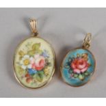 A PAINTED PORCELAIN PENDANT BY W E MOSLEY OF DERBY, the oval polychrome floral bouquet collet set