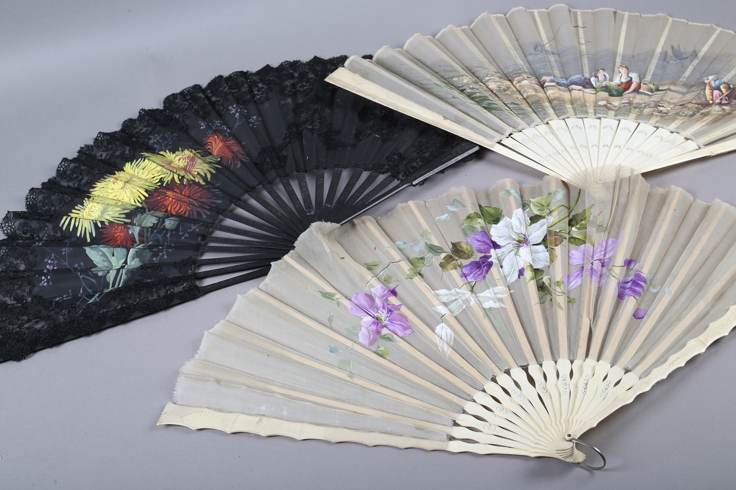 Five large fans c 1890’s, the first of owls in flight, accompanied by smaller birds, the cream gauze - Image 5 of 6