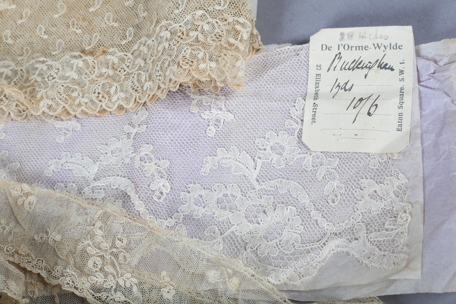 Antique Lace: A selection of 19th century lace, mainly handmade, bobbin and needle, to include - Image 4 of 6