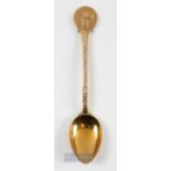 Rare 9ct Gold Golfing Teaspoon with embossed golfing finial and golf clubs stem, hallmarked