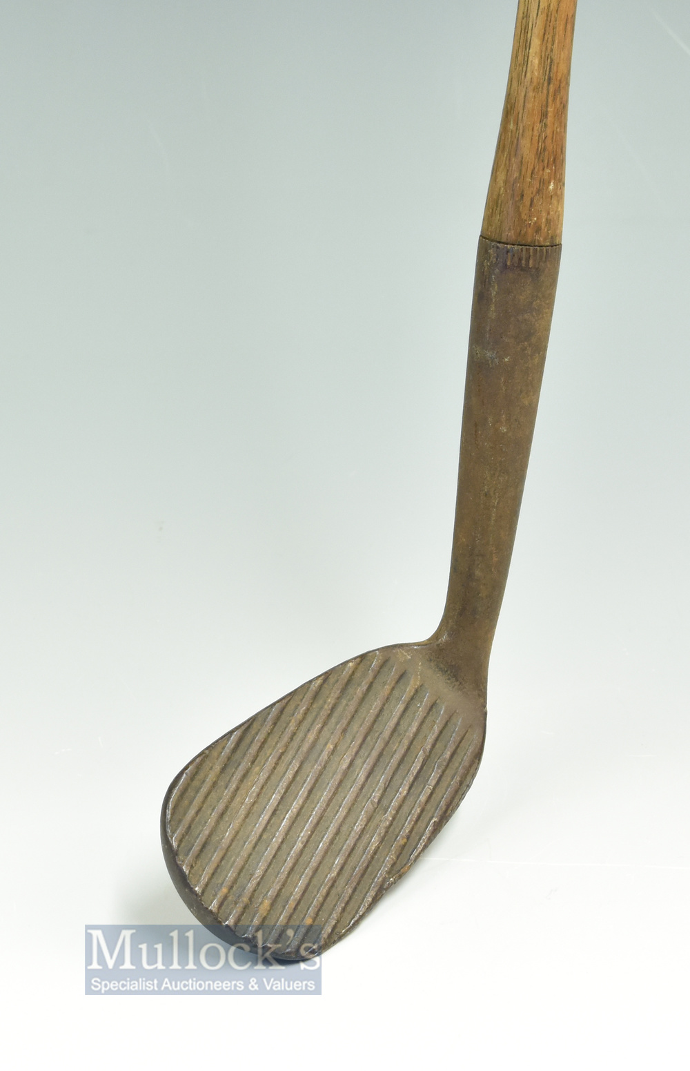 Lockwood Brown Jerko Mashie with deep ridged face markings - stamped with Gibson Kinghorn Star cleek - Image 2 of 2