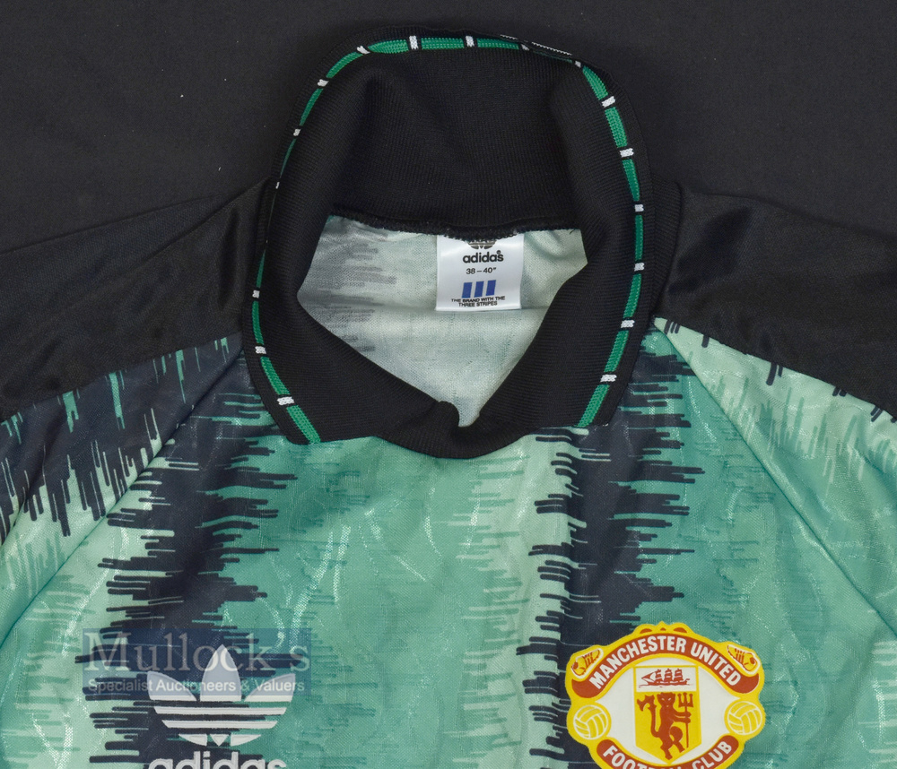 1990/92 Manchester United Goalkeeper Football Shirt Adidas, Sharp, in green and black, size 38/40, - Image 2 of 2