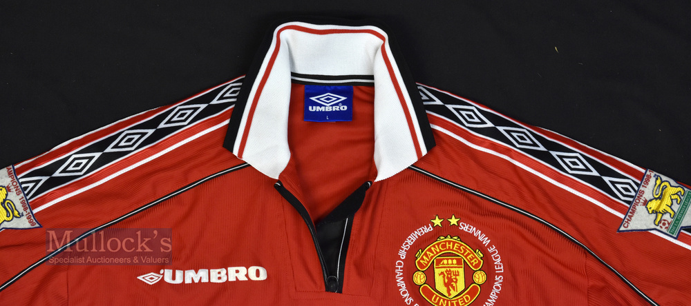 1998/00 Manchester United Home Football Shirt Umbro, Sharp, with sleeve badges, stitching around - Image 2 of 2