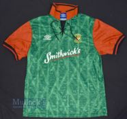 Circa 1990s Glentoran FC Home Football Shirt Umbro/Smithwick's, size L, green and red, short sleeve