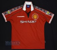 1998/00 Manchester United Home Football Shirt Umbro, Sharp, with sleeve badges, stitching around