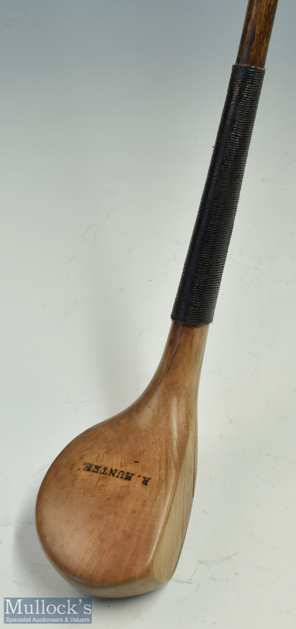 Fine R Hunter (Royal St Georges) golden beech wood late guttie ball era scare neck driver - fitted