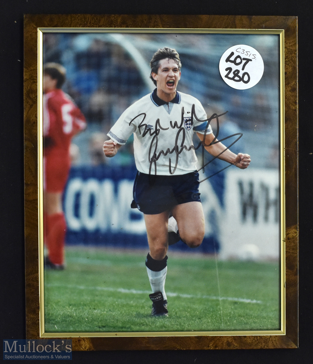 Garry Lineker Signed England Photograph, mounted under glass, size 22.5cm x 27.5cm