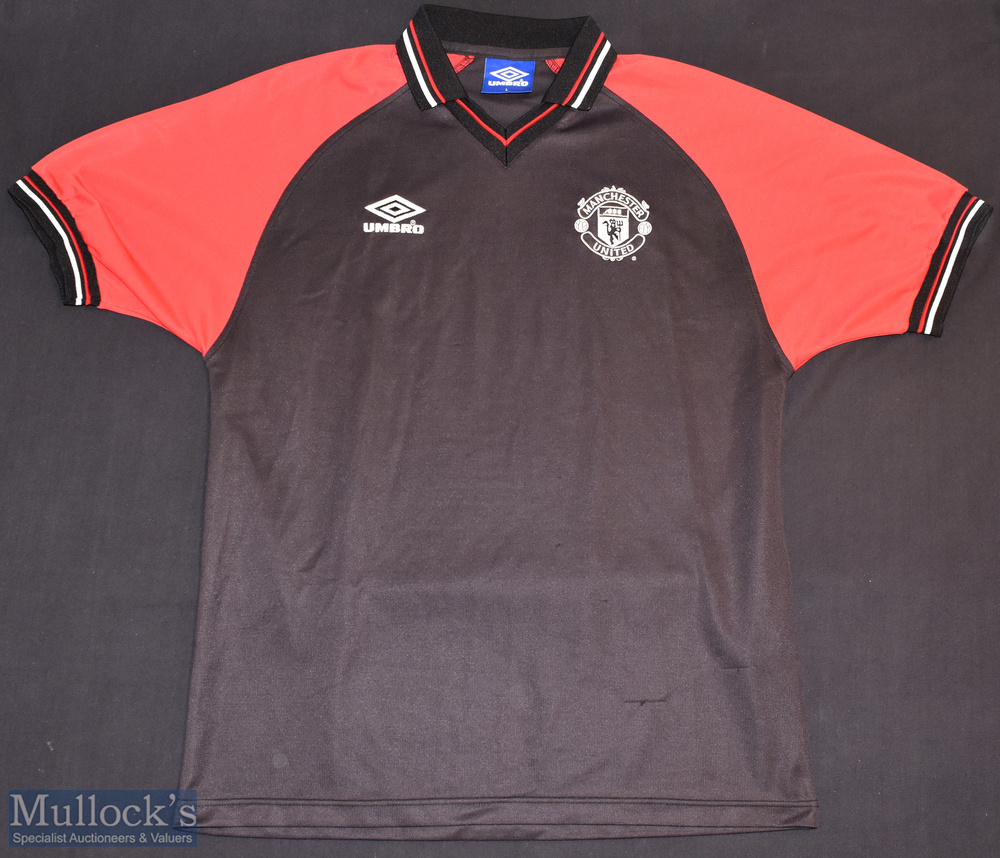 Manchester United Training Shirt with short sleeves, Size L