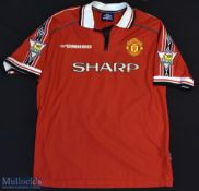 1998-2000 Manchester United Football Shirt sponsored by Sharp, made by Umbro, Short Sleeve with