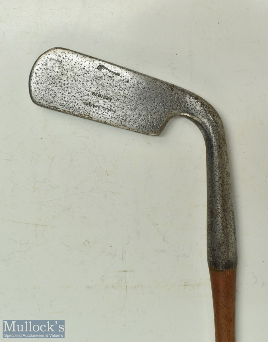 Rare Tom Stewart Kinnell Patent wide neck hosel blade putter Reg no 21039 - the blade measures 5"