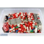 Lego Construction Toy 8.6kg of mainly vintage Lego, with noted parts from train set garage set