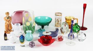 Quantity of Collectors Glass to include, vases, ornaments, bottles, figures, animals (box qty)