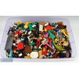 Lego Construction Toy 8kg of mixed Lego parts from various sets, noted parts of set, Knights,