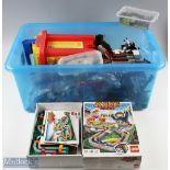 Lego Construction Toy 6.9kg of mixed Lego parts from various sets, noted parts of, Race 3000, Star