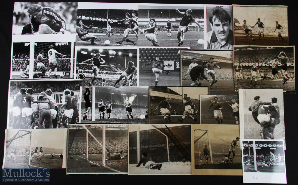 Collection of b&w photos of football matches with good content of Everton to include 1954 Arsenal - Image 3 of 3