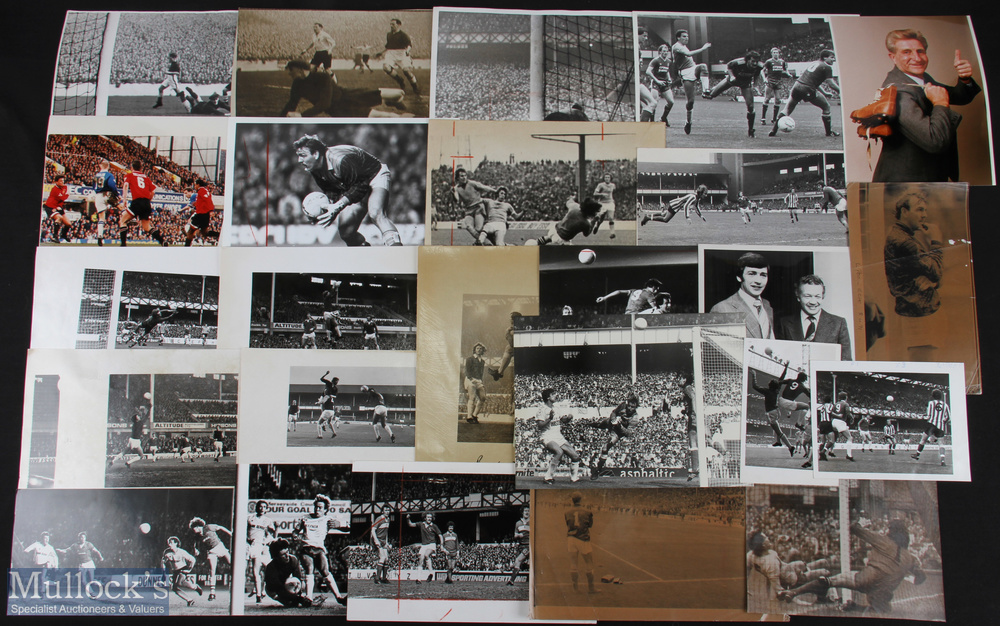 Collection of b&w photos of football matches with good content of Everton to include 1954 Arsenal