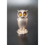 SAMPSON MORDAN SILVER OWL with feather detail and glass eyes, Chester hallmarks, 3.2cm high