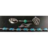 GOOD SELECTION OF SILVER JEWELLERY comprising an Ola Marie Gorie brooch with tendril detail, a