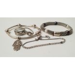 SELECTION OF SILVER FASHION JEWELLERY comprising a Links of London Effervescence Star bracelet,