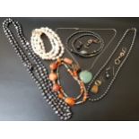 SELECTION OF JEWELLERY including two pearl necklaces, one white and one black, a jade coloured