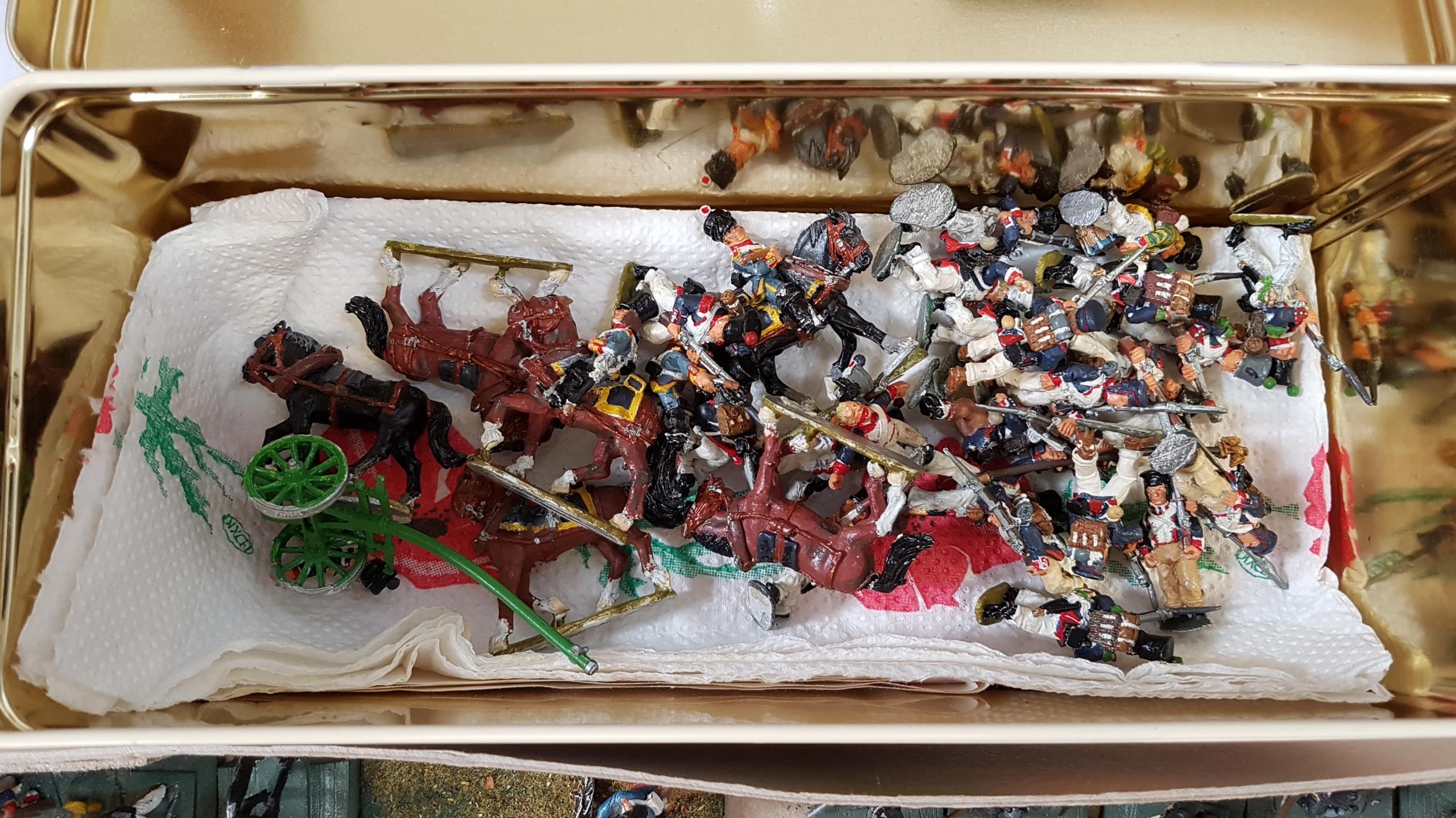 VERY LARGE SELECTION OF HAND PAINTED LEAD SOLDIERS various countries, regiments and ranks, including - Bild 12 aus 12