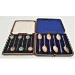 SET OF ELIZABETH II SILVER TEASPOONS with apostle terminals, in a fitted case, Sheffield 1952,