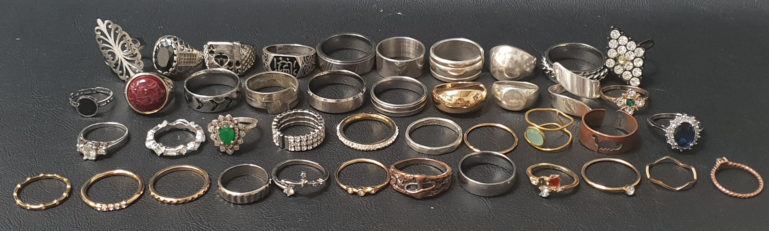 SELECTION OF SILVER AND OTHER RINGS of various sixes and designs including stone set examples, 1 box