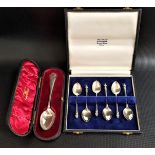 SET OF SIX CASED ELIZABETH II SILVER APOSTLE SPOONS Edinburgh 1961, together with a cased George V