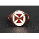 KNIGHTS TEMPLAR NINE CARAT GOLD MASONIC RING the central white enamel plaque with red cross and