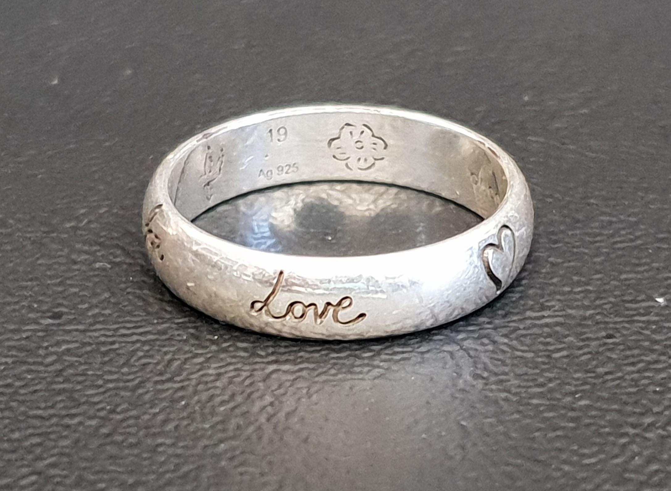 GUCCI 'BLIND FOR LOVE' SILVER RING size 19