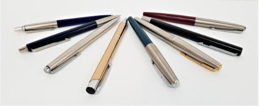 SELECTION OF PARKER PENS including a Parker 45 fountain pen with a burgundy body and steel cap,