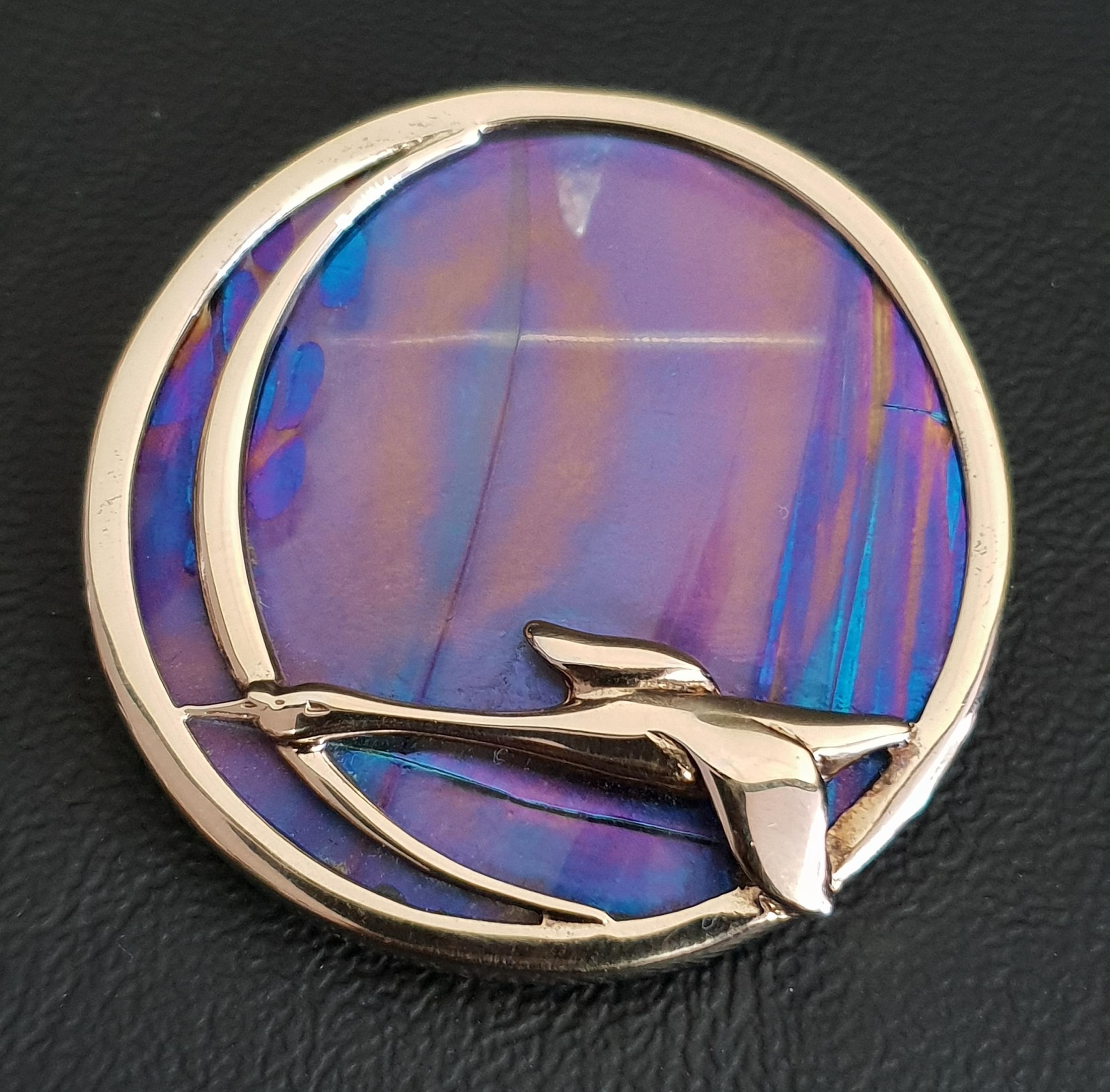 PAT CHENEY SILVER MOUNTED BROOCH / PENDANT the circular John Dichfield iridescent glass with