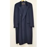 NINO CERRUTI GENTLEMANS OVERCOAT in navy blue with a blue velvet collar, in cashmere and wool,