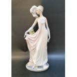 LARGE LLADRO FIGURINE - SOCIALITE OF THE 20s number 5283, 34.5cm high