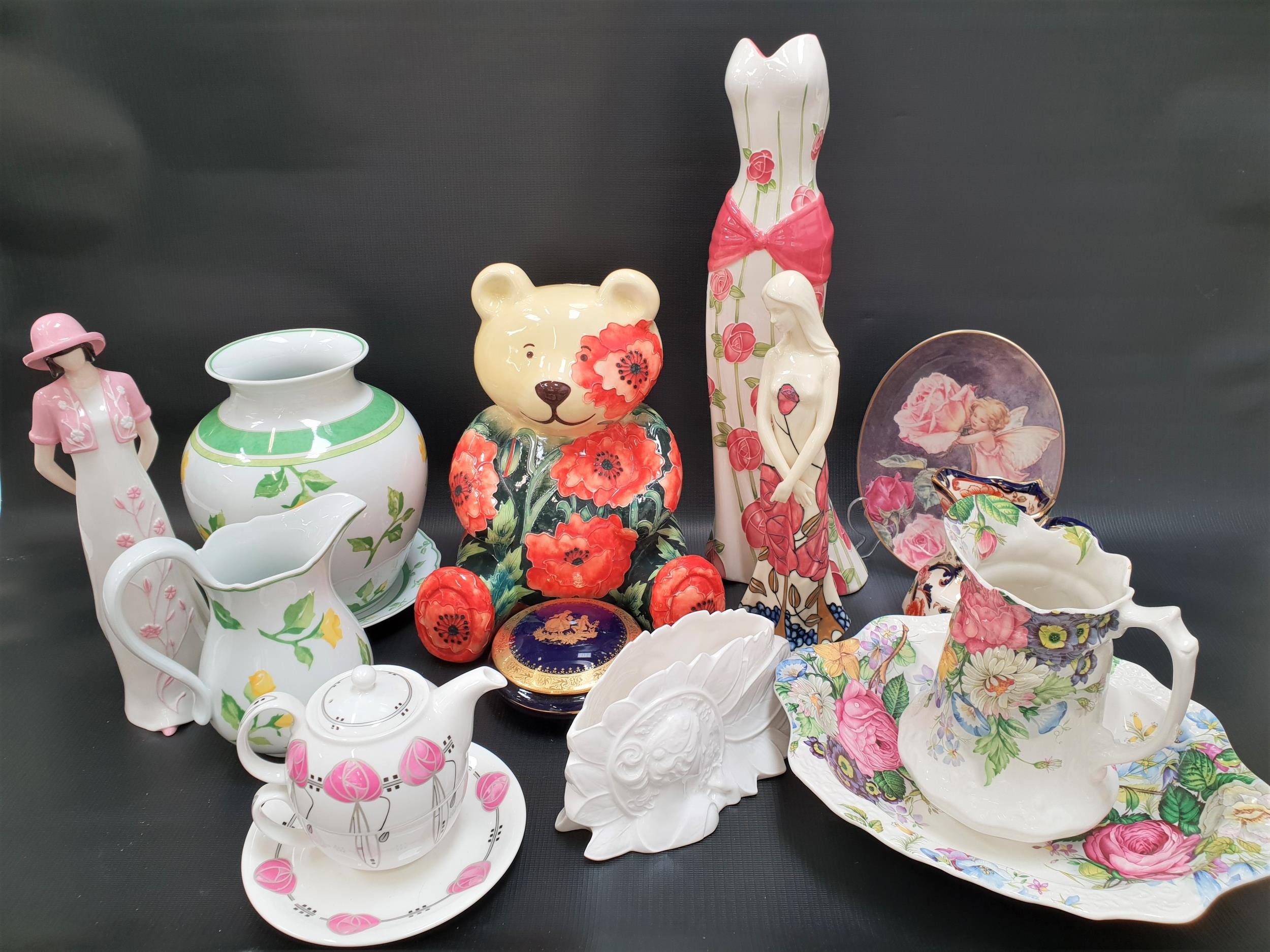 SELECTION OF DECORATIVE CERAMICS including a Wedgwood 'The John Bromley Silhouette Vase'; a Royal