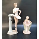 LLADRO EN POINTE FIGURE ORNAMENT number 6371, 31.2cm high; together with a Nao ballerina figurine,
