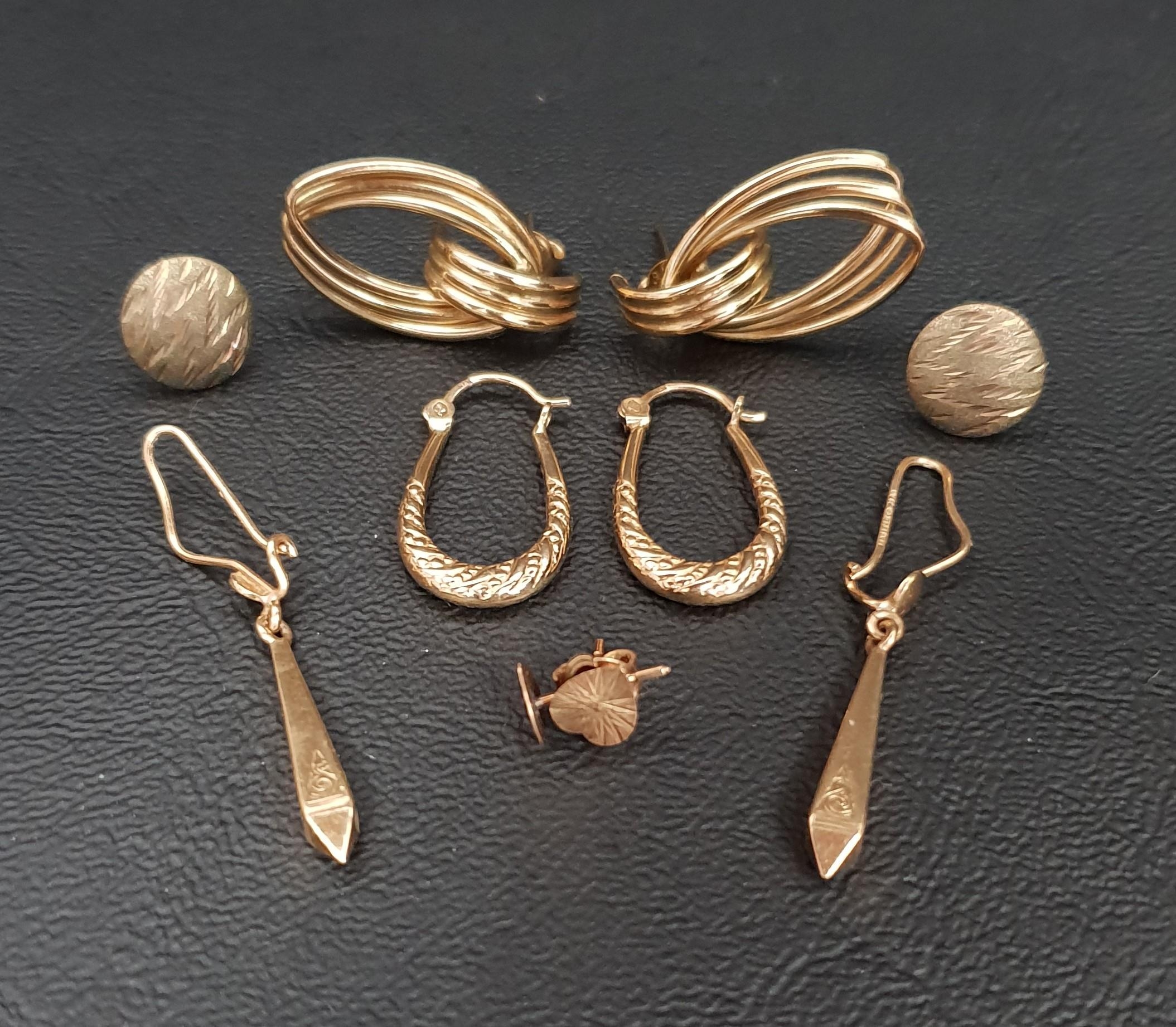 FIVE PAIRS OF NINE CARAT GOLD EARRINGS comprising two pairs of hoop style earrings, one pair of drop - Image 2 of 2