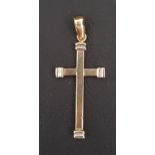EIGHTEEN CARAT GOLD CROSS PENDANT with decorative ends to the points of the cross, approximately 3.7
