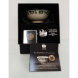 TEK SING TREASURE SET comprising a bowl and a coin, the bowl 10.9cm diameter, with original box with