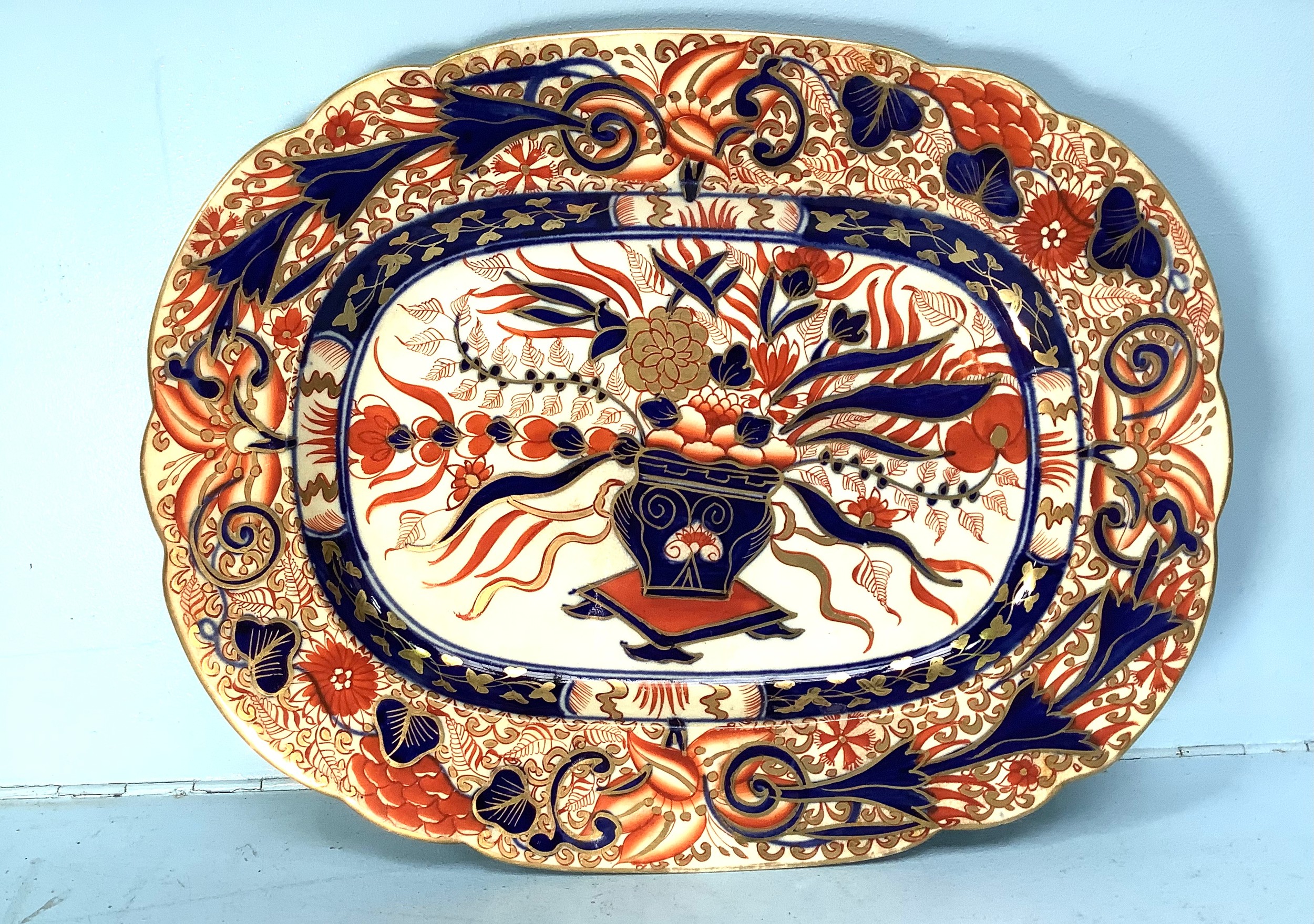 A 19th century Staffordshire pottery serving dish, with Japanese Imari style decoration, 27cm