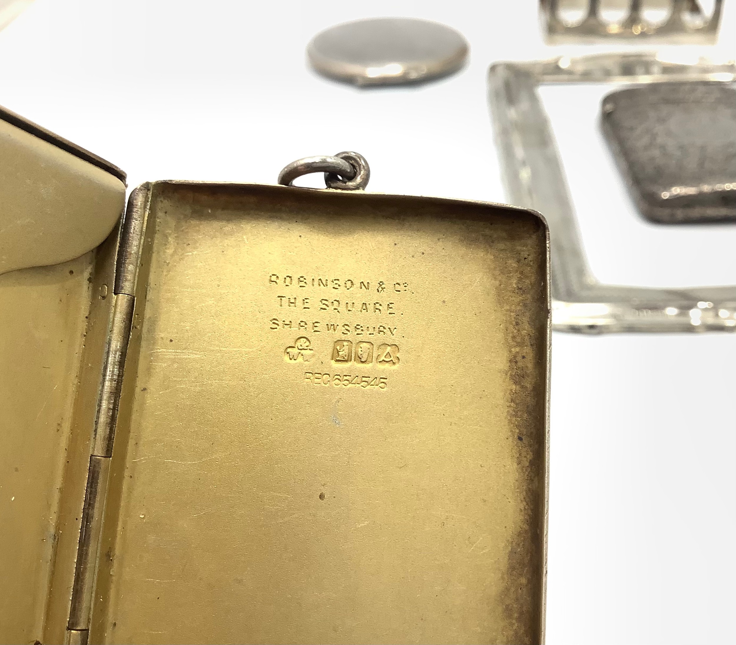 A quantity of silver items including a Victorian cigarette case with foliate decoration and - Bild 8 aus 9