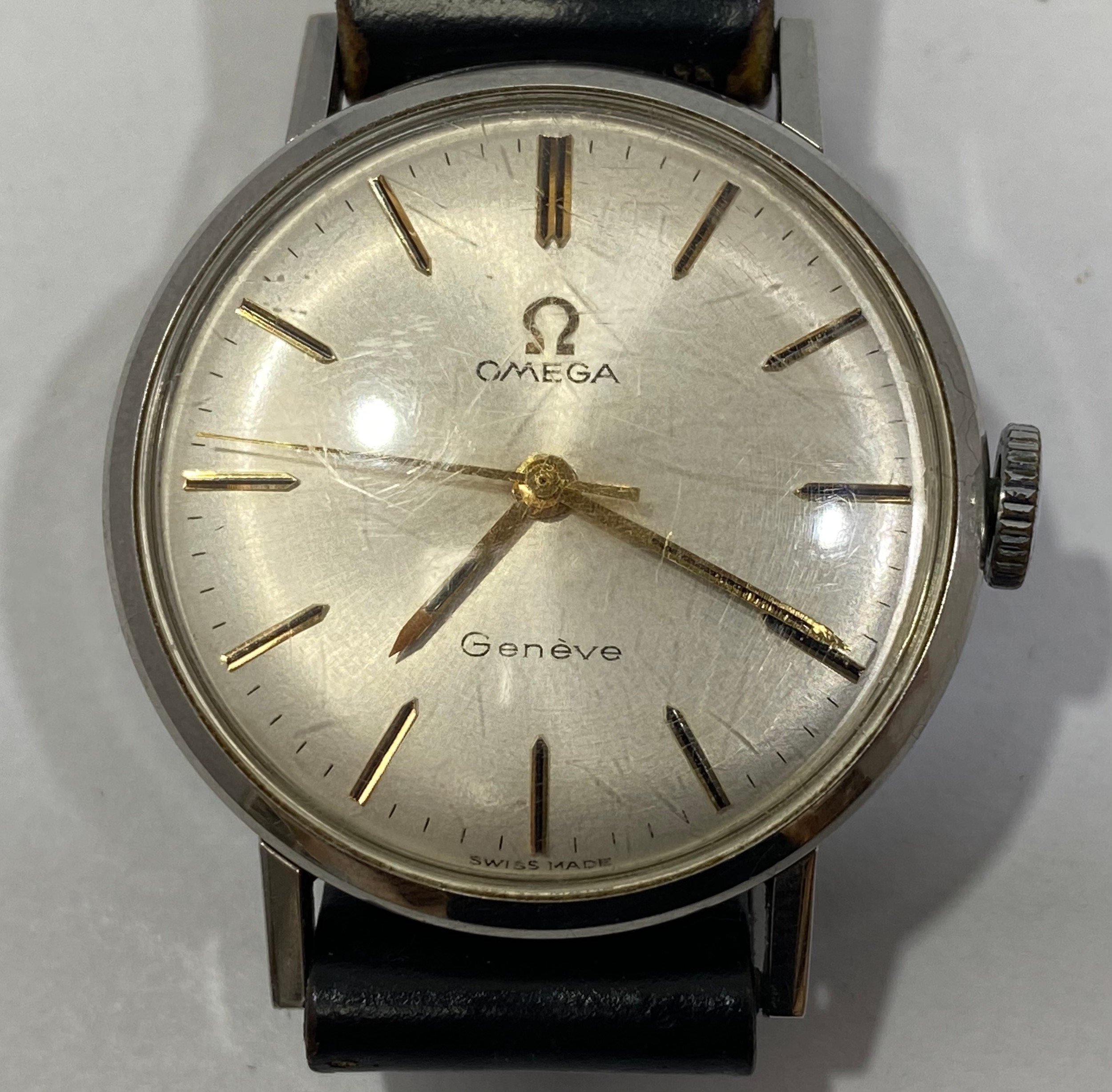 A stainless steel manual wind Omega Geneve wristwatch, the silvered dial with applied gold batons - Bild 2 aus 3