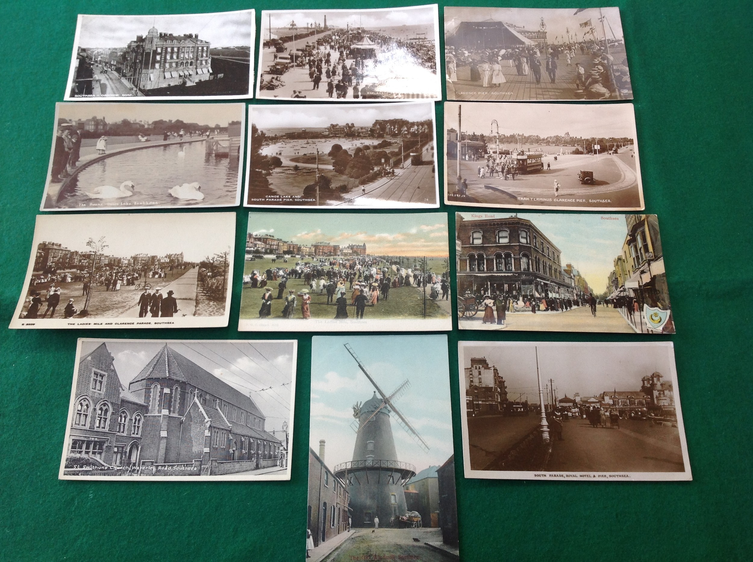 Approximately 400 standard-size postcards of Southsea, all in individual plastic sleeves. A fine - Image 3 of 4