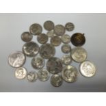 A small collection of assorted American circulated coinage comprising 1921 and 1922 'silver'