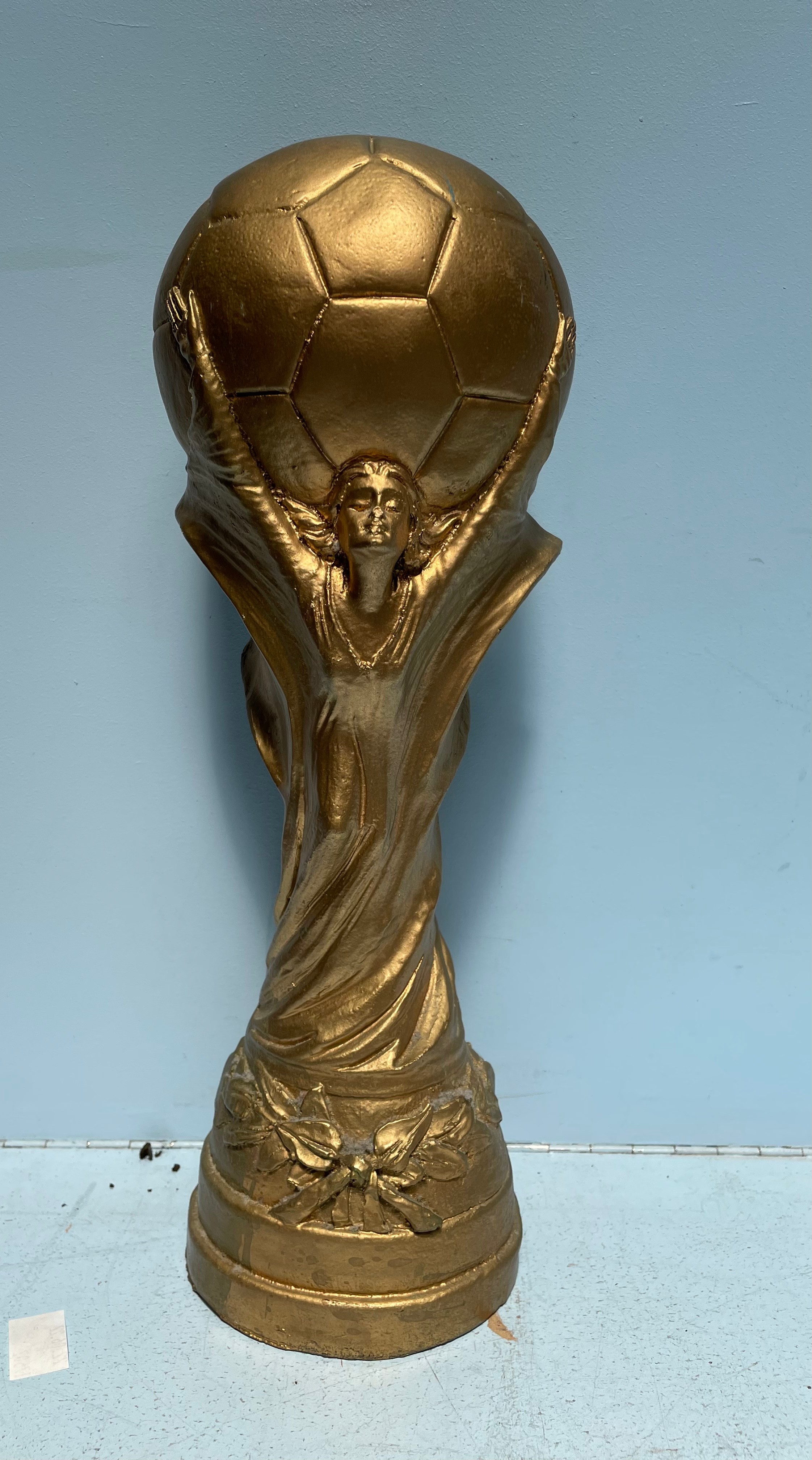 A replica Coupe Du Monde De Football Association trophy by Jules Rimet, 33cm high, together with a - Image 4 of 6