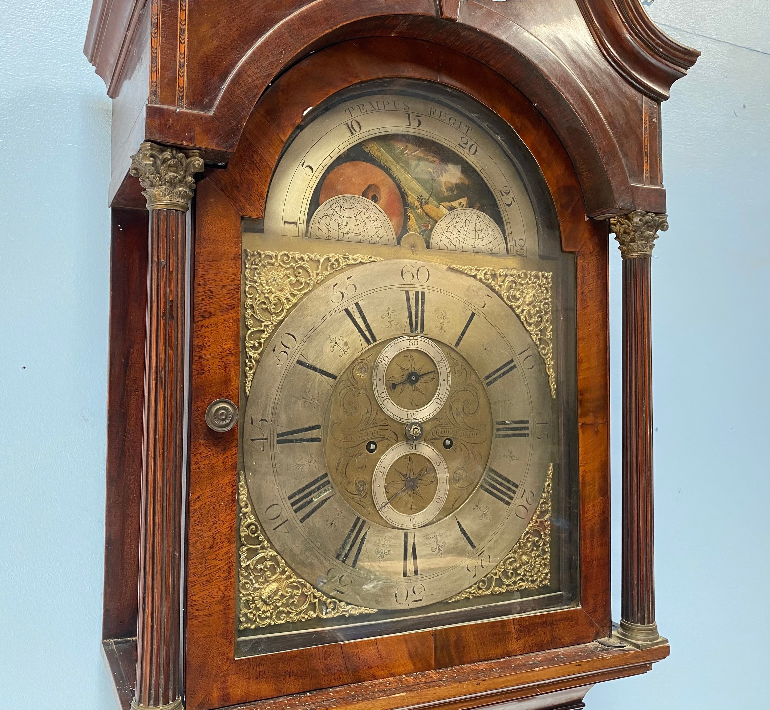 An 18th century longcase clock with swan neck pediment and arched glazed door enclosing moon phase - Image 6 of 9