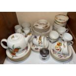 A quantity of Worcester ‘Evesham’ pattern tea and dinner wares comprising a large plate, six-each
