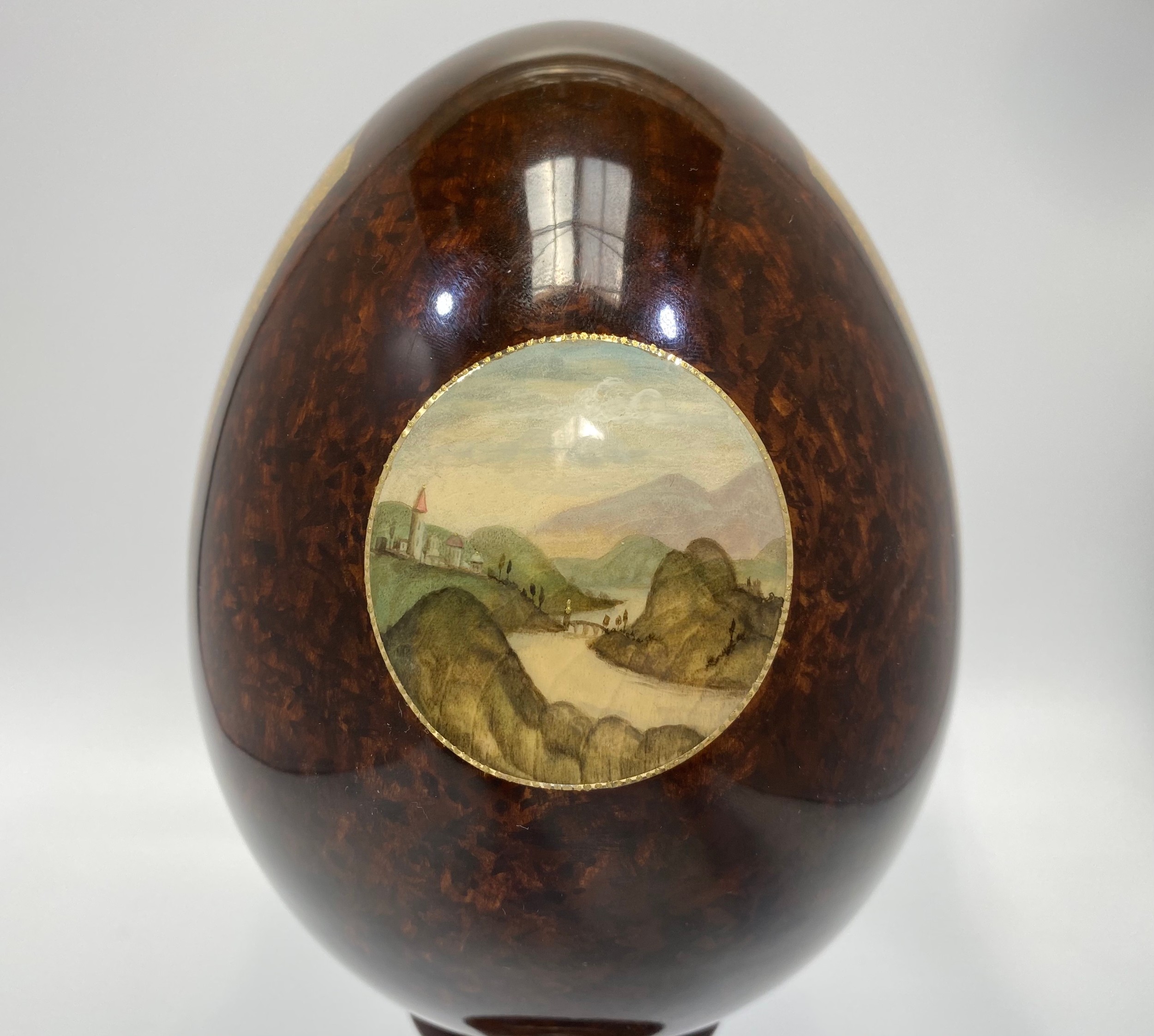 A St Petersburg hand-painted and laquered papier-mache egg depicting the Adoration of the Magi, - Image 4 of 5